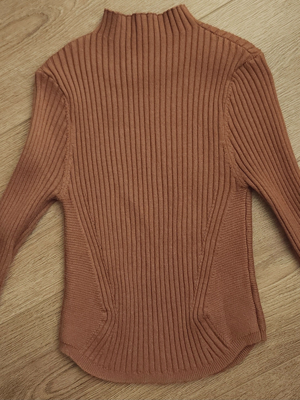 Cider Ribbed Turtleneck Shirt in Rust Brown